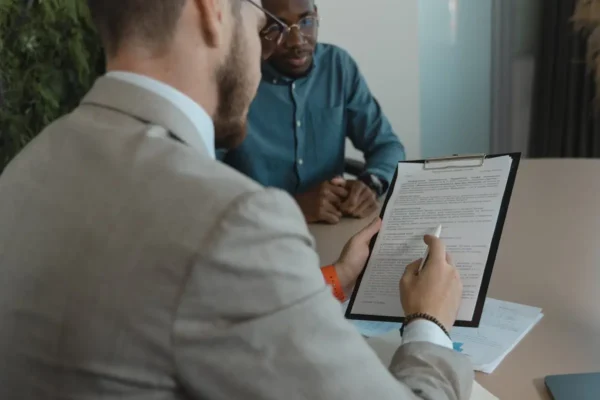Onboarding New Hires: 12 Common Challenges and How to Solve Them